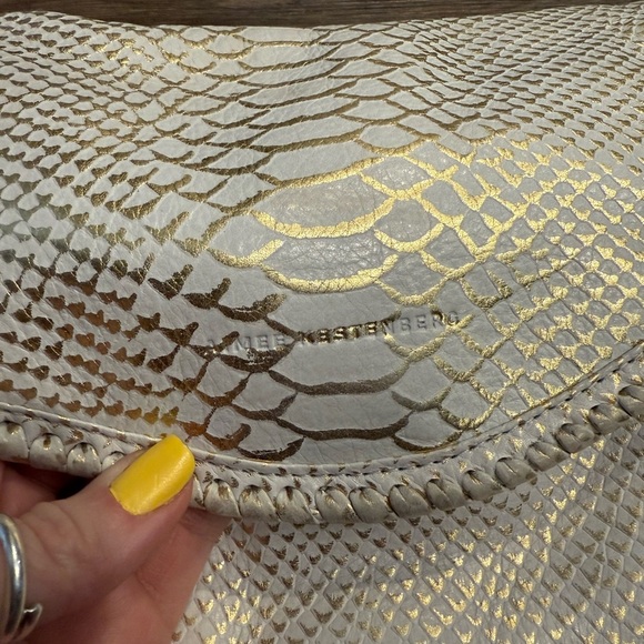 Aimee Kestenberg Pebble Leather Crossbody All For Love Cream Gold Purse - Picture 6 of 12